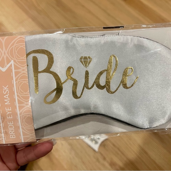 🌟🤍Bride Items! All Brand New! ✨Headband, Night Time Eye Mask, Rhinestone Pin - Picture 4 of 6
